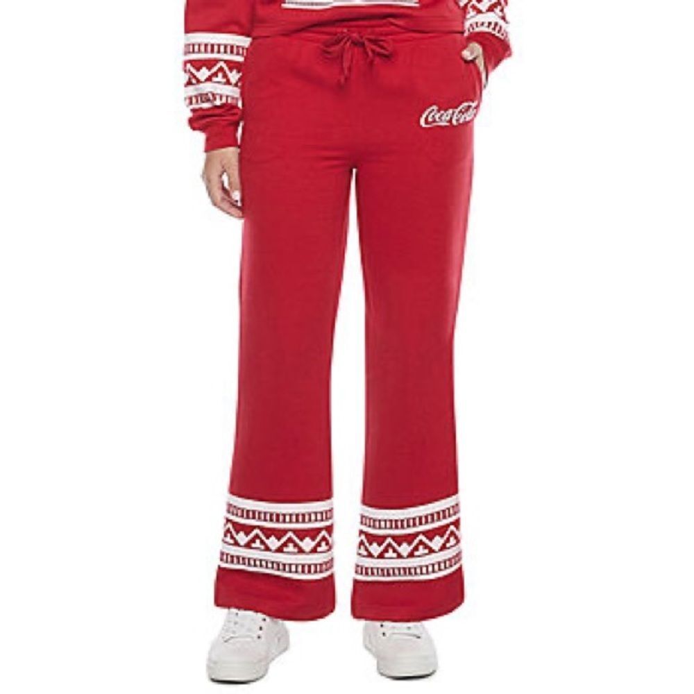 😊 3/$30 
Coca Cola Sweatpants Women’s Size Large NWT 🏷 has pockets!